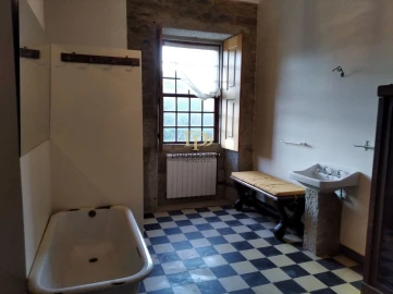 Moradia T5 para Venda em Venade e Azevedo