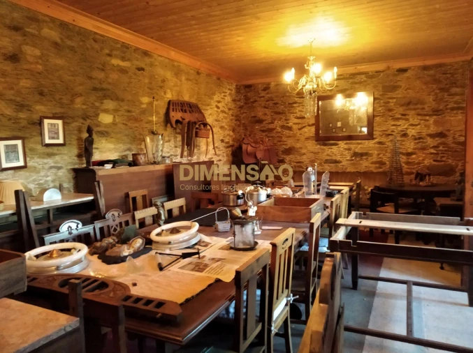 Moradia T5 para Venda em Venade e Azevedo Foto 3