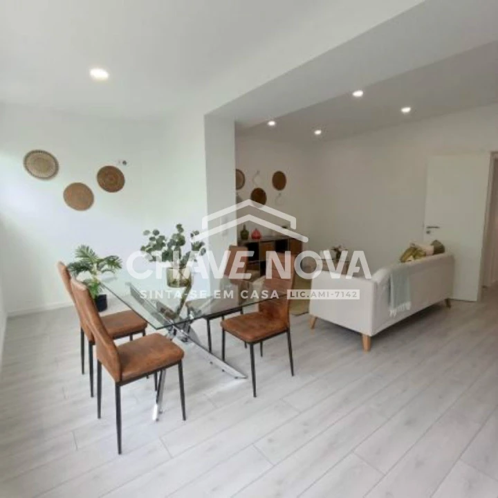 Apartamento T4 para Venda em Benfica Foto 7