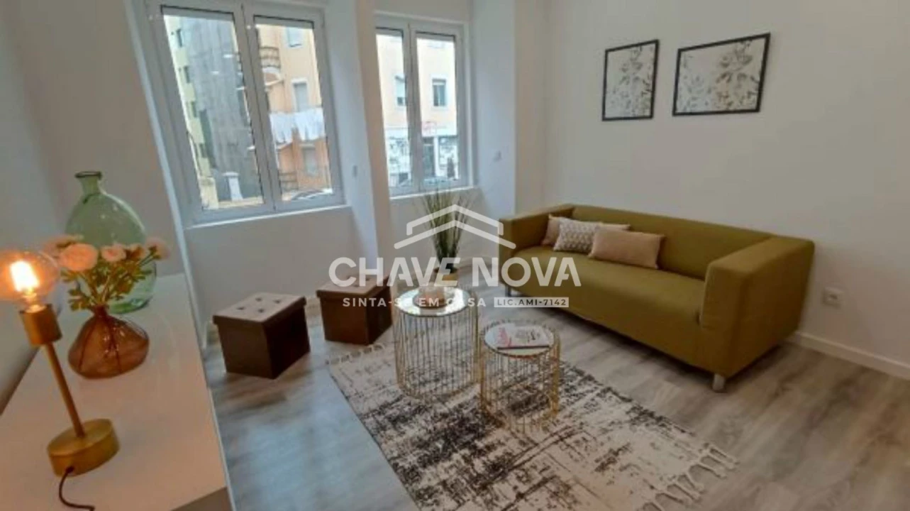 Apartamento T4 para Venda em Benfica Foto 1