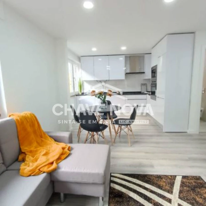 Apartamento T4 para Venda em Benfica Foto 13