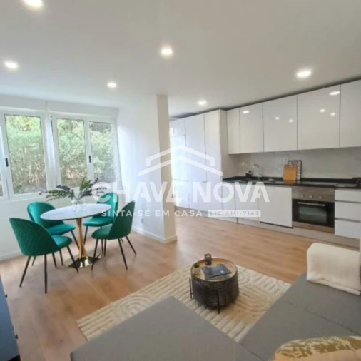 Apartamento T4 para Venda em Benfica Foto 5