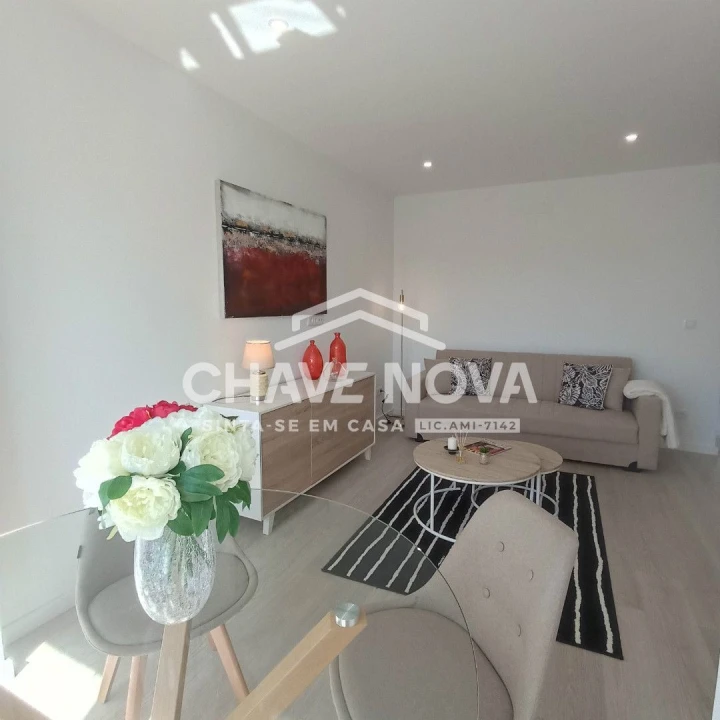 Apartamento T3 para Venda em Benfica Foto 4