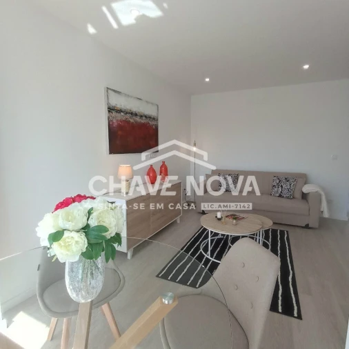 Apartamento T3 para Venda em Benfica Foto 4