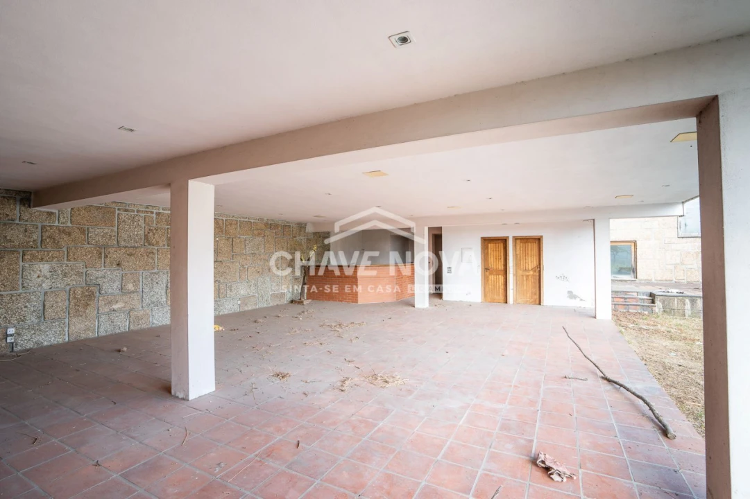 Moradia T4 para Venda em Azurem Foto 23