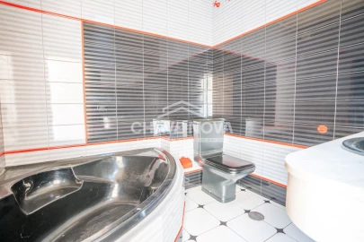 Moradia T4 para Venda em Azurem