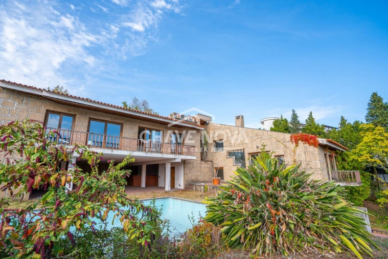 Moradia T4 para Venda em Azurem Foto 2