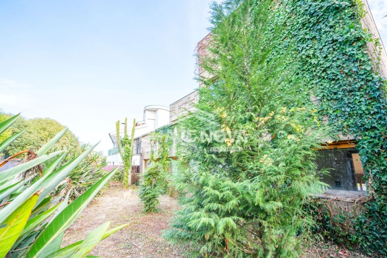 Moradia T4 para Venda em Azurem Foto 5