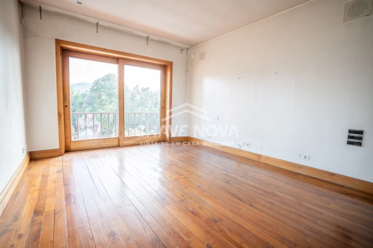 Moradia T4 para Venda em Azurem Foto 14