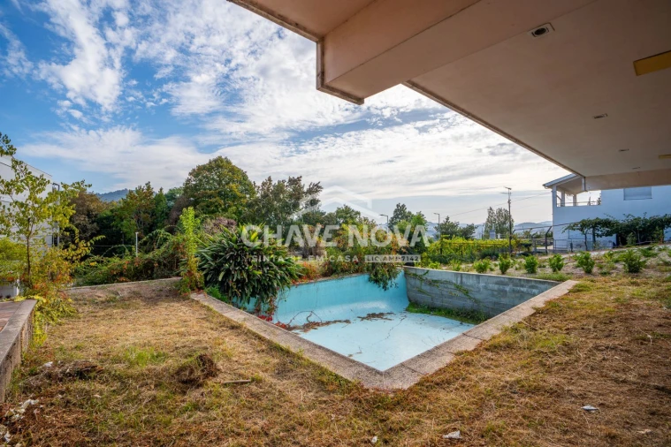 Moradia T4 para Venda em Azurem Foto 25