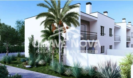 Moradia T4 para Venda em Parceiros e Azoia