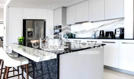 Moradia T4 para Venda em Parceiros e Azoia