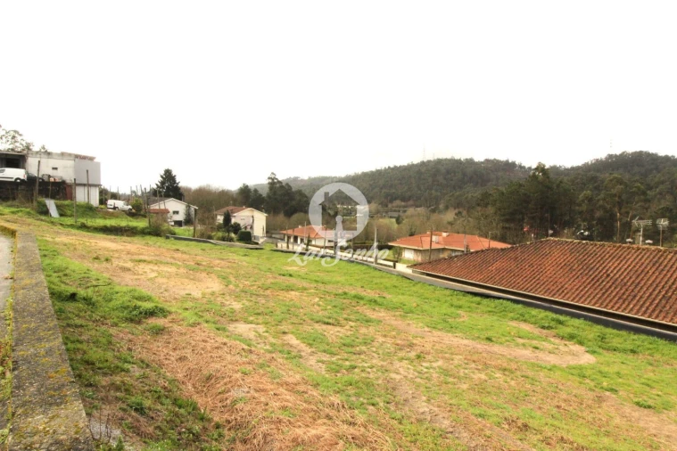 Terreno para Venda em Cepães e Fareja Foto 2