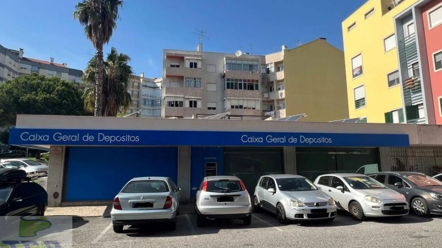 Loja para Venda em Póvoa de Santo Adrião e Olival Basto