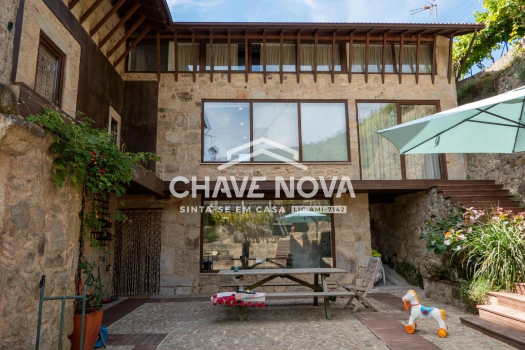 Moradia T3 para Venda em Vila Chã, Codal e Vila Cova de Perrinho Foto 1