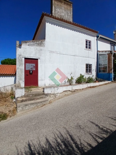 Moradia T4 para Venda em São Facundo e Vale das Mós