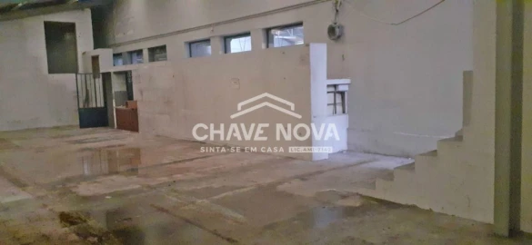 Negócio para Venda em Arrifana