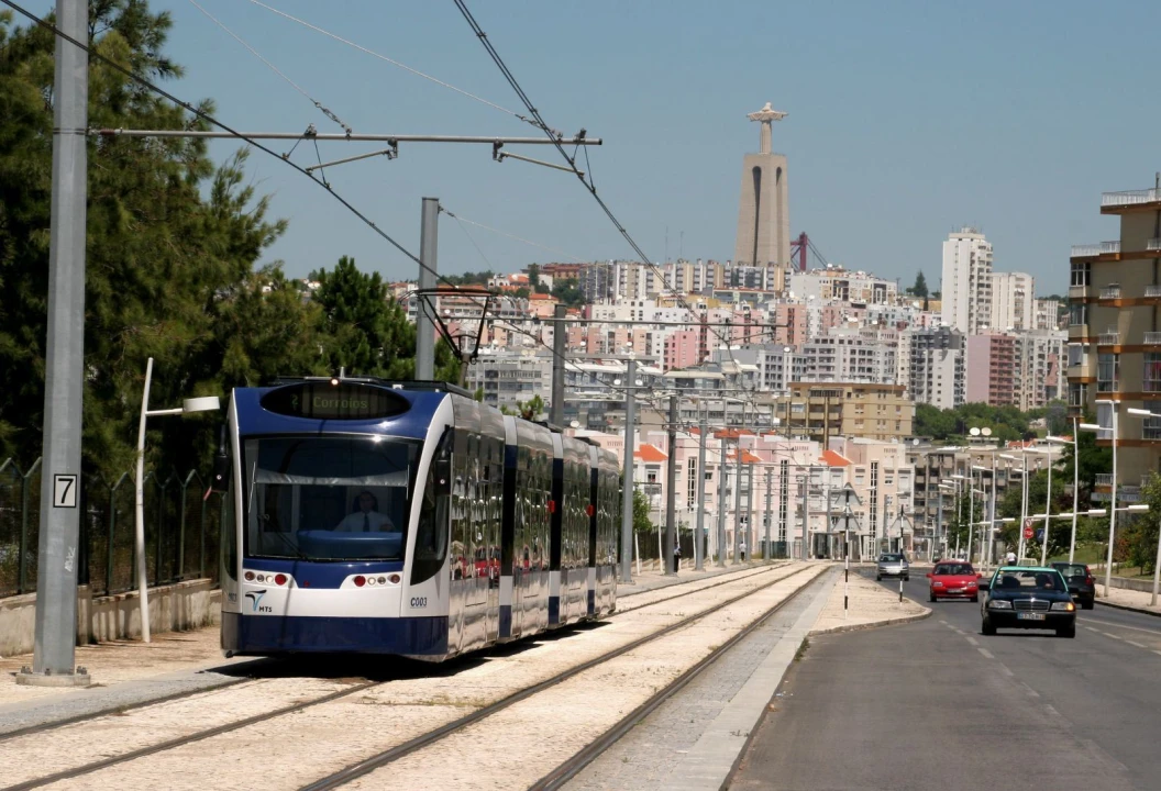 Apartamento T2 para Venda em Laranjeiro e Feijó Foto 24