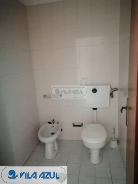 Loja para Venda em Selho (São Jorge)