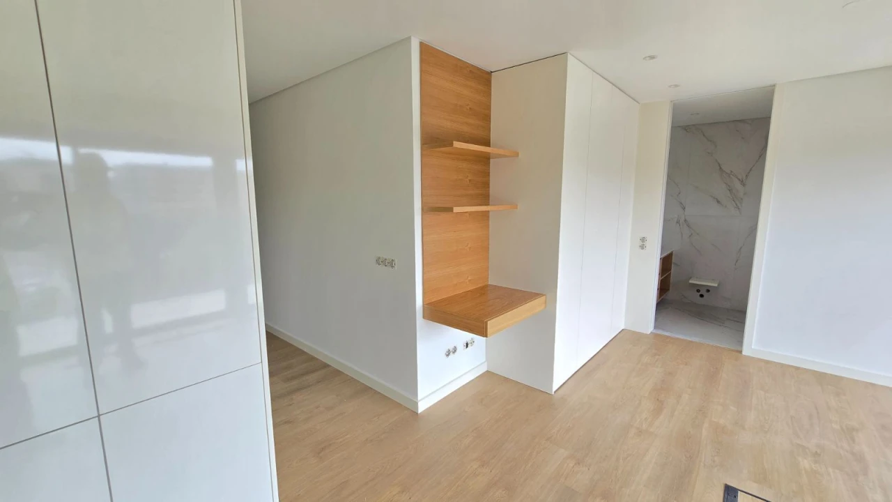 Apartamento T0 para Venda em Paranhos Foto 16