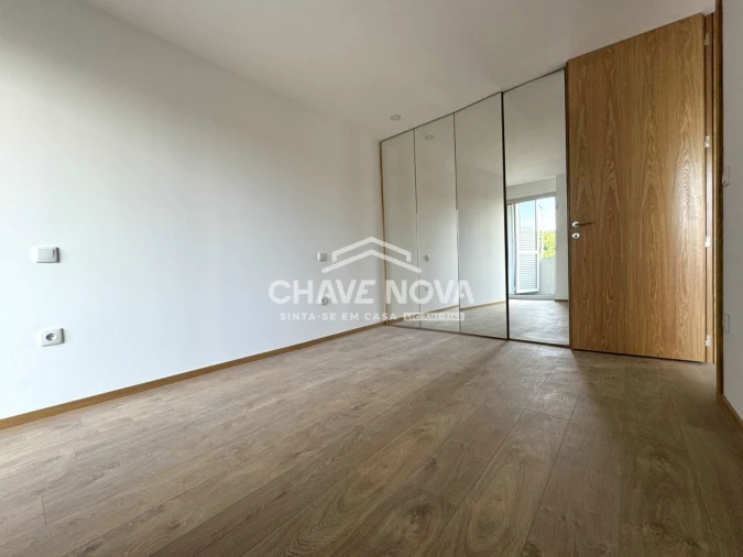 Apartamento T1 para Arrendamento em Lordelo do Ouro e Massarelos Foto 5