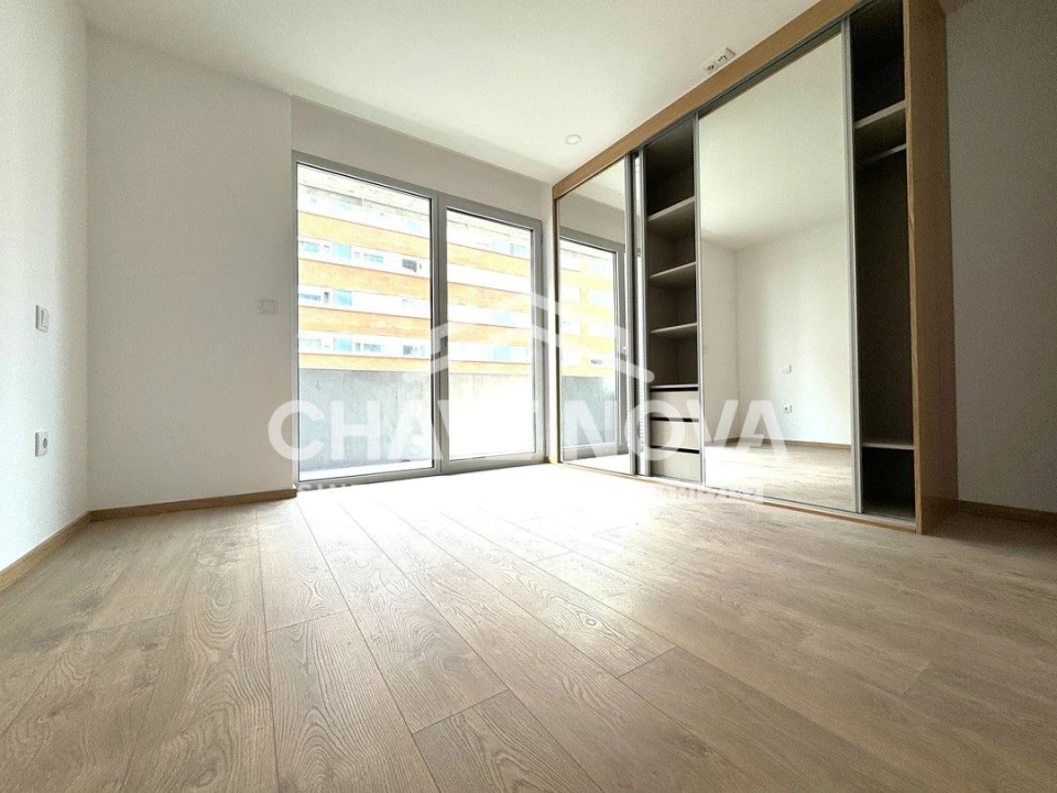 Apartamento T1 para Arrendamento em Ramalde Foto 2
