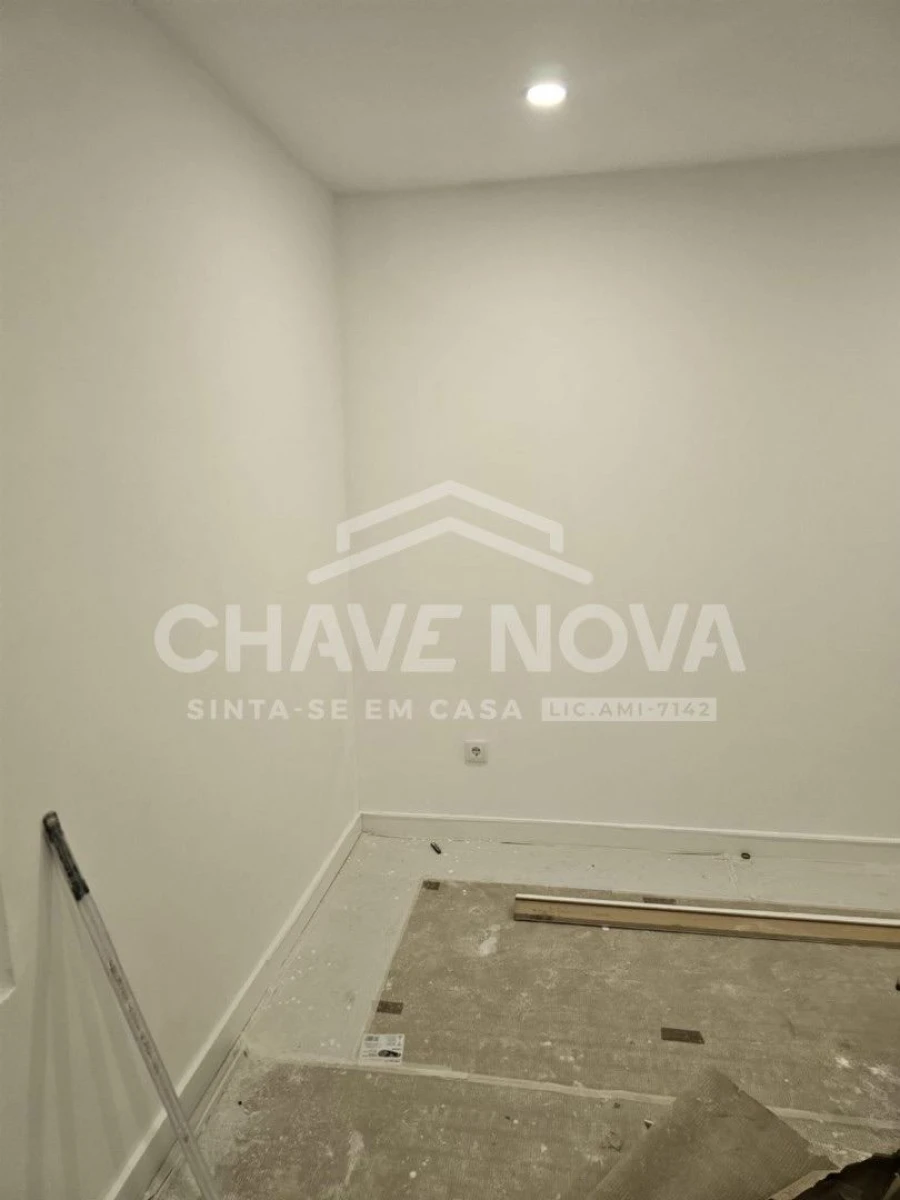 Moradia T15 para Venda em Canidelo Foto 5