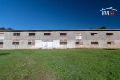 Armazém para Arrendamento em Casais e Alviobeira