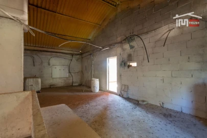 Armazém para Arrendamento em Casais e Alviobeira