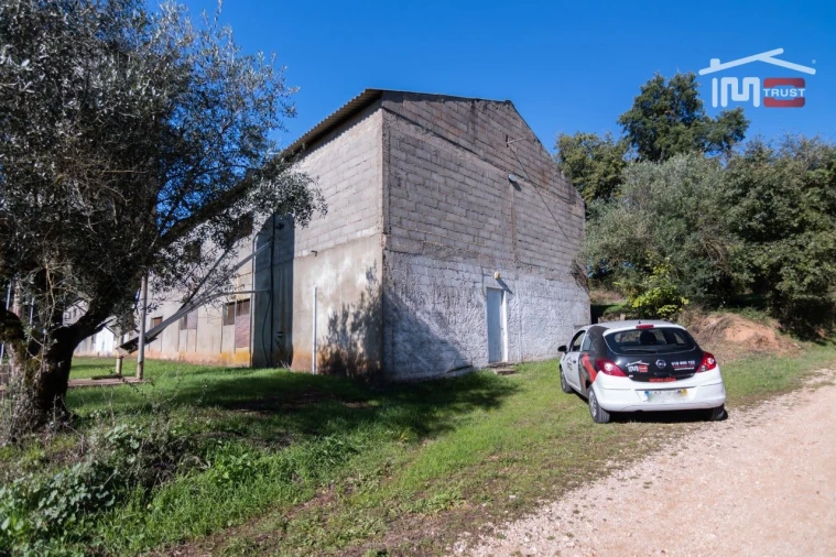Armazém para Arrendamento em Casais e Alviobeira Foto 3