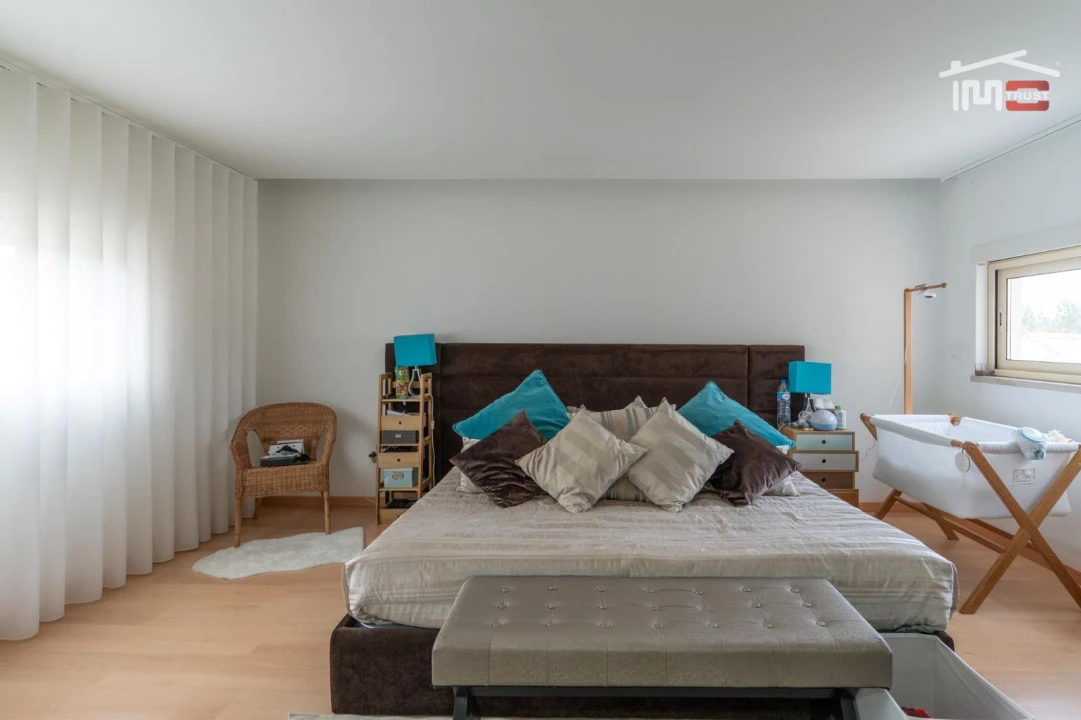 Moradia T5 para Venda em Freixianda, Ribeira do Fárrio e Formigais Foto 17