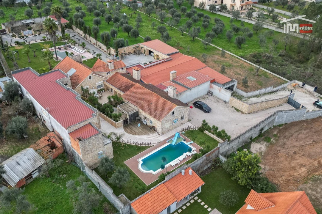 Moradia T5 para Venda em Freixianda, Ribeira do Fárrio e Formigais Foto 5