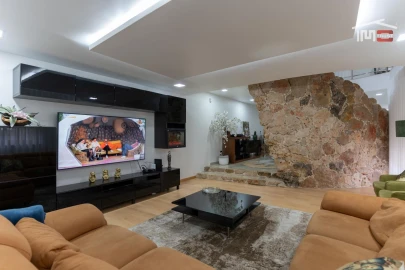 Moradia T5 para Venda em Freixianda, Ribeira do Fárrio e Formigais