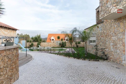 Moradia T5 para Venda em Freixianda, Ribeira do Fárrio e Formigais