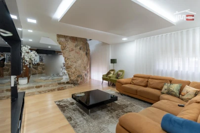 Moradia T5 para Venda em Freixianda, Ribeira do Fárrio e Formigais