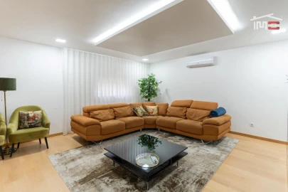 Moradia T5 para Venda em Freixianda, Ribeira do Fárrio e Formigais