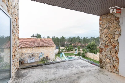 Moradia T5 para Venda em Freixianda, Ribeira do Fárrio e Formigais