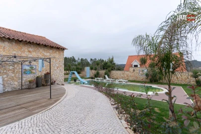 Moradia T5 para Venda em Freixianda, Ribeira do Fárrio e Formigais