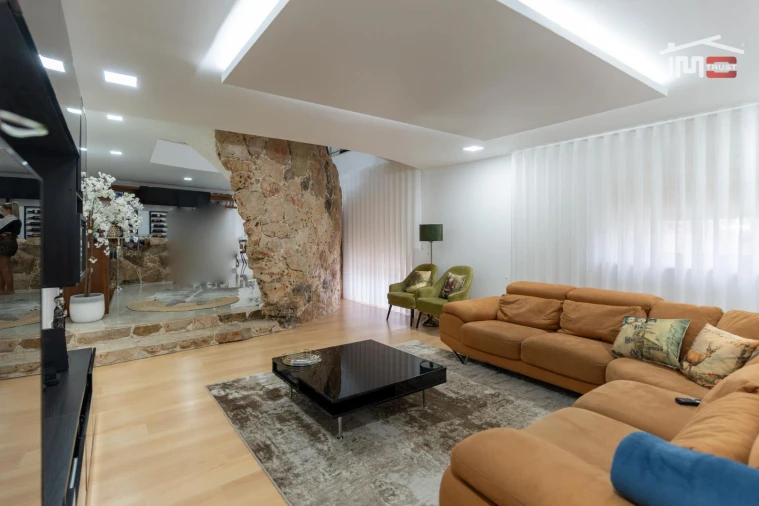 Moradia T5 para Venda em Freixianda, Ribeira do Fárrio e Formigais