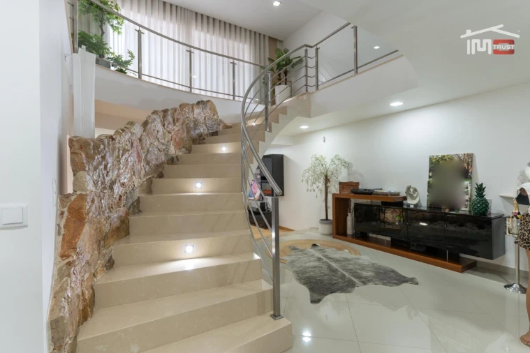 Moradia T5 para Venda em Freixianda, Ribeira do Fárrio e Formigais Foto 11