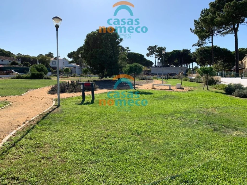 Terreno para Venda em Sesimbra (Castelo) Foto 1