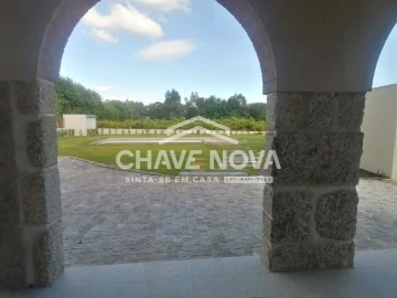 Moradia T5 para Venda em Macieira da Lixa e Caramos