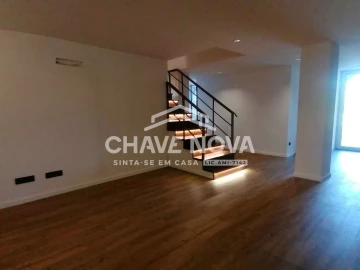 Moradia T5 para Venda em Macieira da Lixa e Caramos