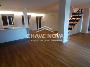 Moradia T5 para Venda em Macieira da Lixa e Caramos