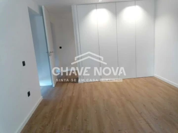 Moradia T5 para Venda em Macieira da Lixa e Caramos