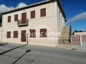 Moradia T5 para Venda em Macieira da Lixa e Caramos