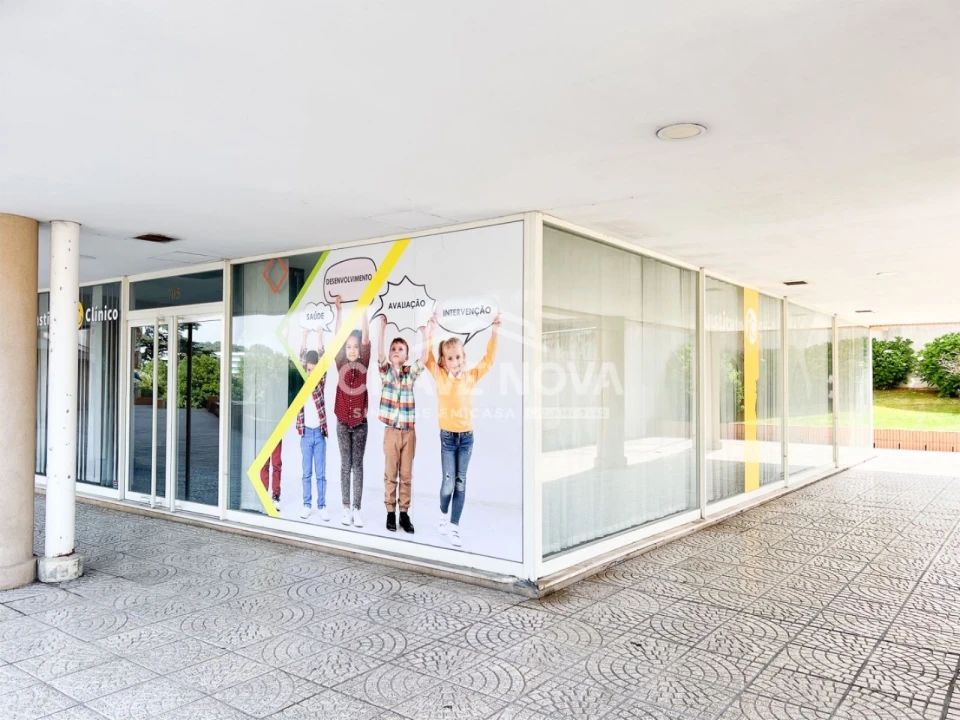 Loja para Venda em Oliveira do Douro Foto 1