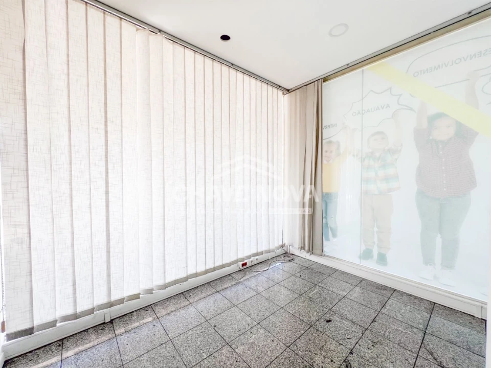 Loja para Venda em Oliveira do Douro Foto 12