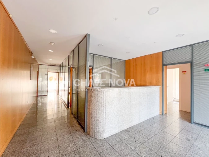 Loja para Venda em Oliveira do Douro Foto 4