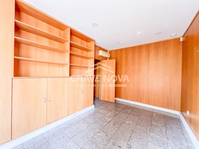 Loja para Venda em Oliveira do Douro Foto 11